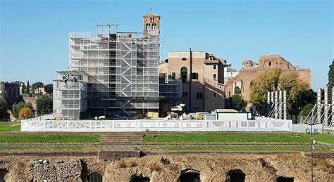 Roma, oro, pitture e marmi, così risplende il cielo di Venere.